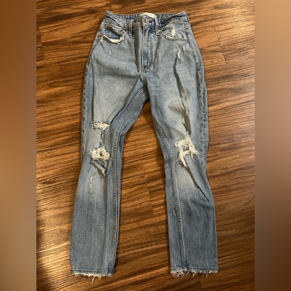 Abercrombie & Fitch Skinny Jean- Size 0s/25 *minor flaw*